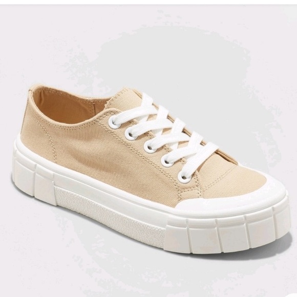 Mad Love Shoes - NWOT Mad Love Fran Sneakers tan/white sz 9